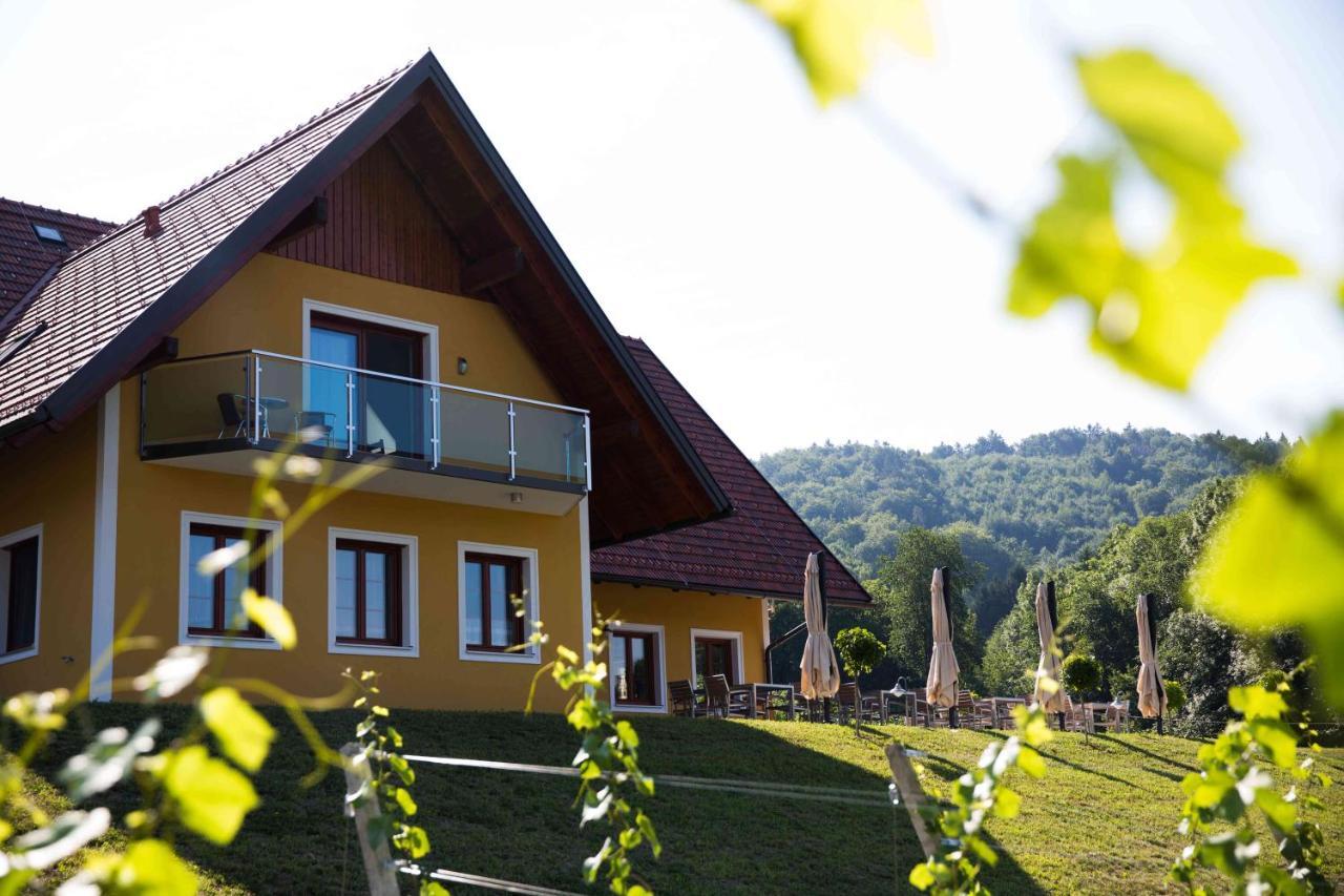 Weingut-Gaestezimmer Uhl Рач-ан-дер-Вайнштрассе Экстерьер фото