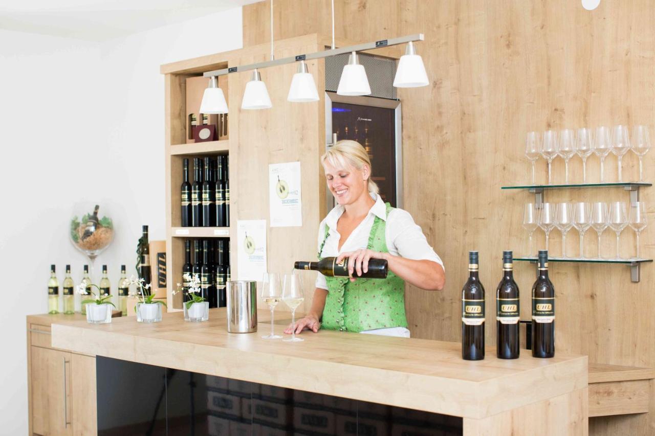 Weingut-Gaestezimmer Uhl Рач-ан-дер-Вайнштрассе Экстерьер фото